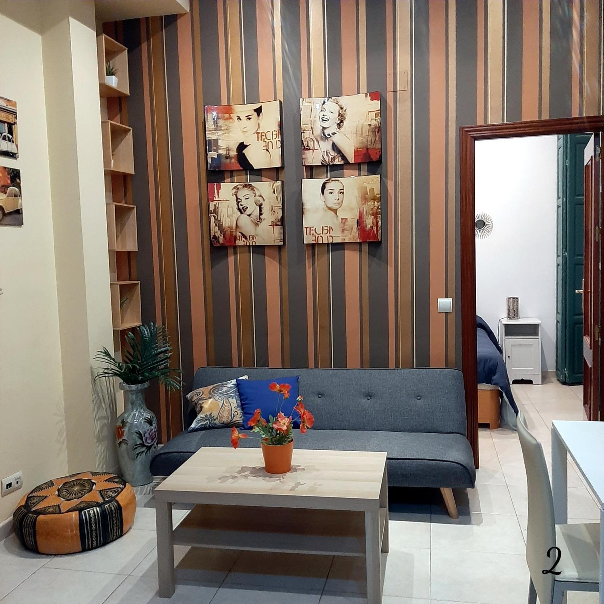 Apartamento Mon Cheri Malaga Bagian luar foto