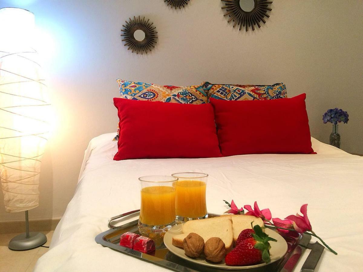Apartamento Mon Cheri Malaga Bagian luar foto